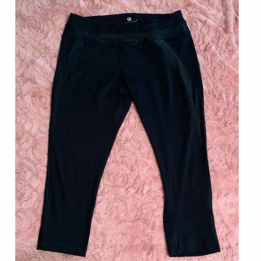 90 Degree Athletic Capri Leggings